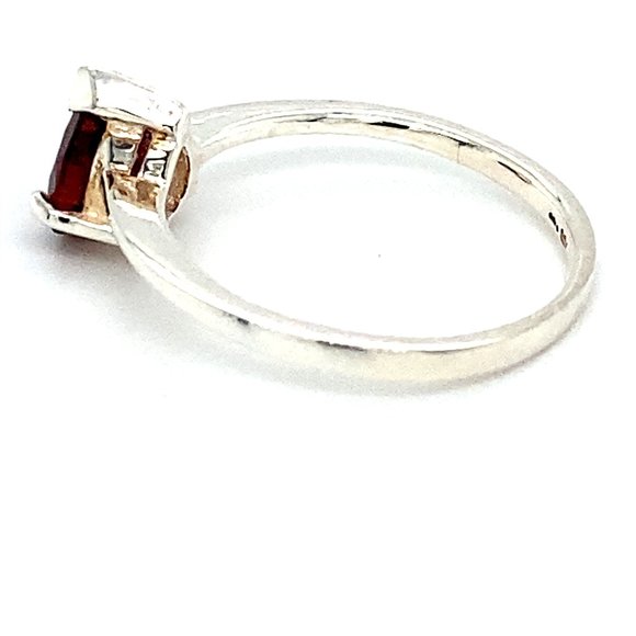 Pyrope Garnet 1.15ct Platinum Solid Silver Ring - Picture 5 of 6